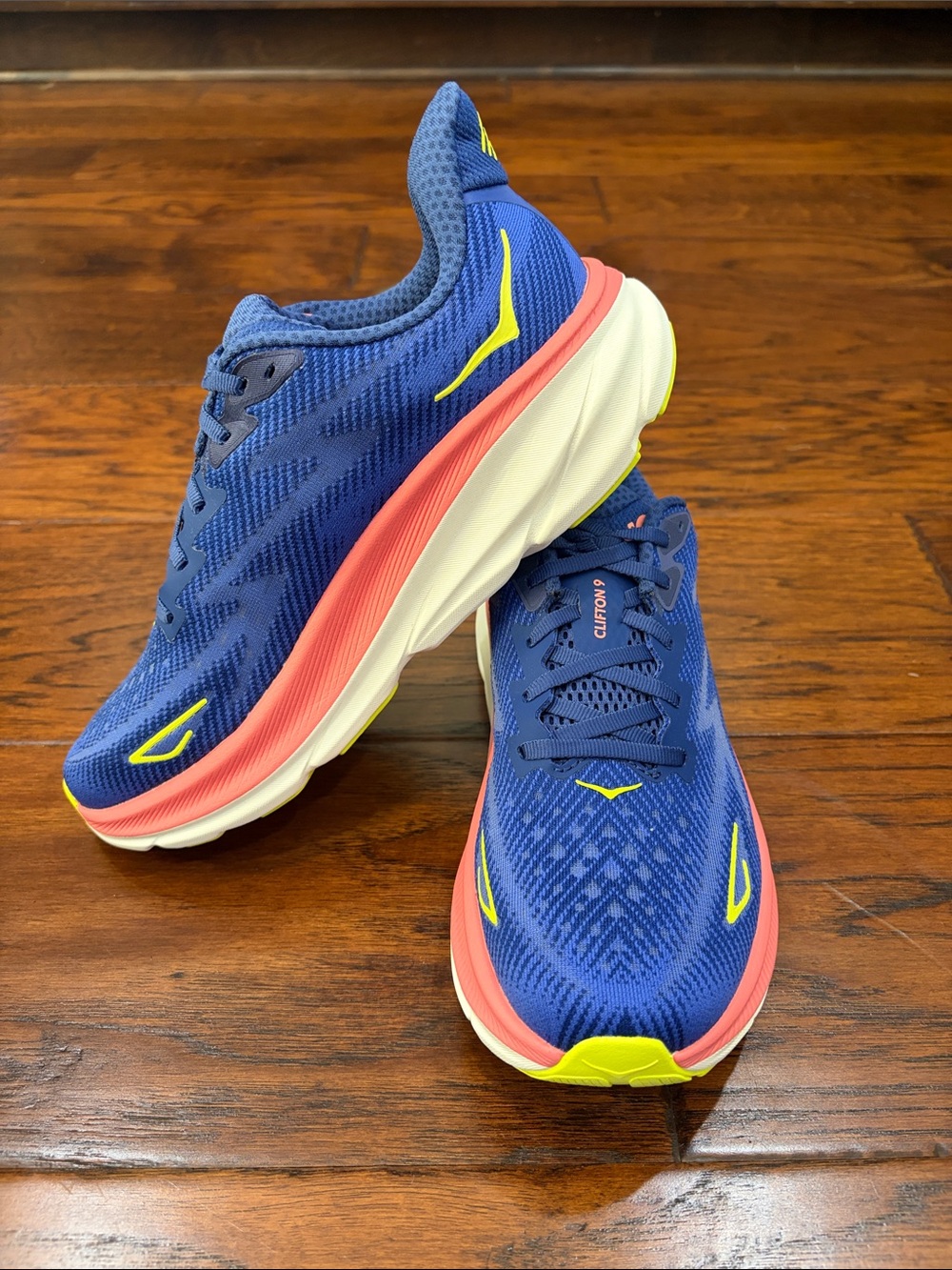 HOKA Clifton 9 Women’s Running Shoes Size 9B - Picture 4 of 6
